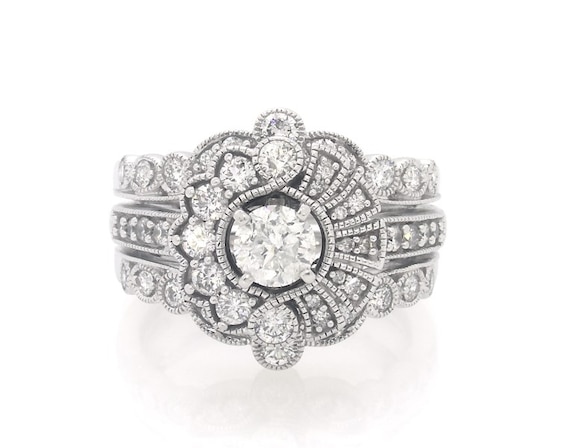 Previously Owned Round-Cut Diamond Halo Bridal Set 1-3/8 ct tw 14K White Gold Size 5.75