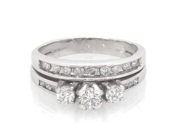 Previously Owned Round-Cut Diamond Three-Stone Bridal Set 5/8 ct tw 14K White Gold Size 5.5