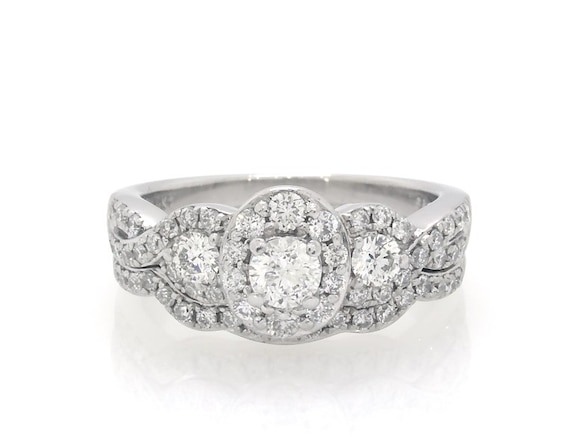 Previously Owned Round-Cut Diamond Three-Stone Bridal Set 7/8 ct tw 14K White Gold Size 7