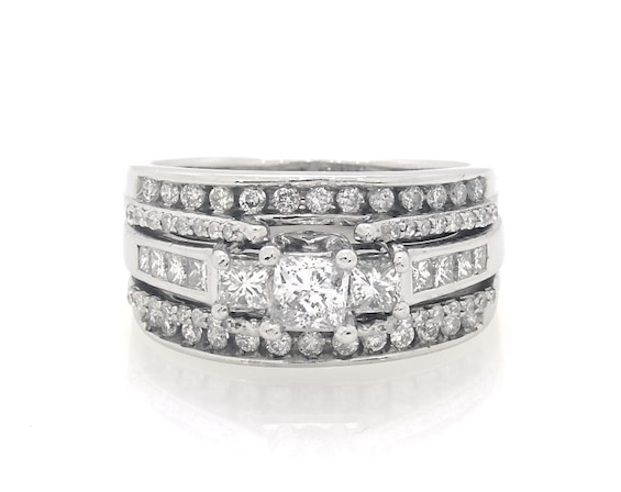 Previously Owned Princess-Cut Diamond Three-Stone Bridal Set 1-3/8 ct tw 14K White Gold Size 7.25