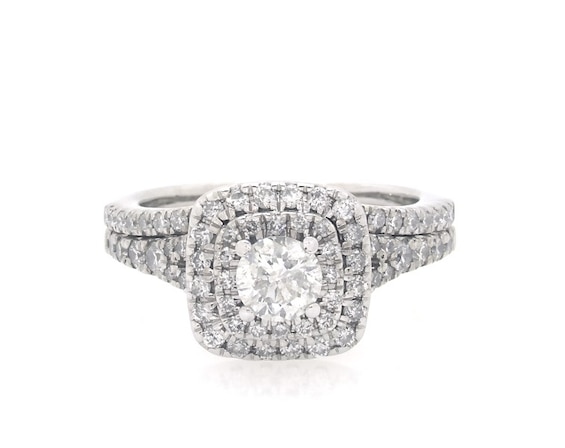 Previously Owned Round-Cut Diamond Halo Bridal Set 7/8 ct tw 14K White Gold 4.5