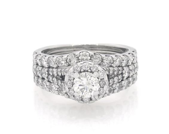 Previously Owned Round-Cut Diamond Halo Bridal Set 1-7/8 ct tw 14K White Gold Size 6