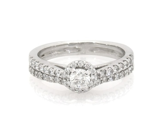 Previously Owned Round-Cut Diamond Halo Bridal Set 5/8 ct tw 14K White Gold Size 5.75