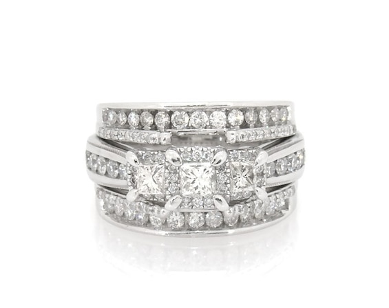 Previously Owned Princess-Cut Diamond Three-Stone Bridal Set 1-3/8 ct tw 14K White Gold Size 5.75