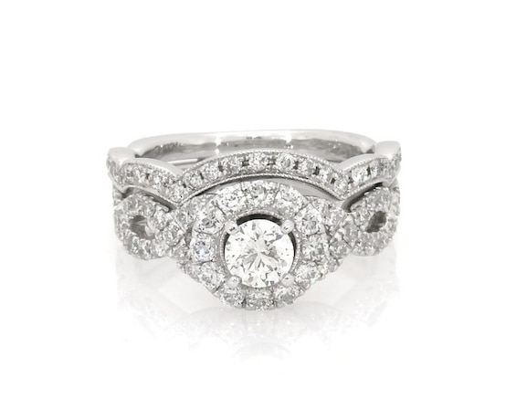 Previously Owned Neil Lane Round-Cut Diamond Halo Bridal Set 1-1/5 ct tw 14K White Gold Size 4.25
