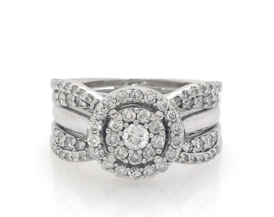 Previously Owned Round-Cut Diamond Double Halo Bridal Set 1 ct tw 10K & 14K White Gold Size 5.75