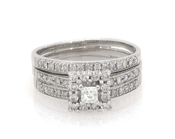 Previously Owned Princess-Cut Diamond Halo Bridal Set 7/8 ct tw 14K White Gold Size