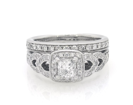 Previously Owned THE LEO Diamond Princess-Cut Diamond Halo Bridal Set 1-1/5 ct tw 14K White Gold Size 4.75
