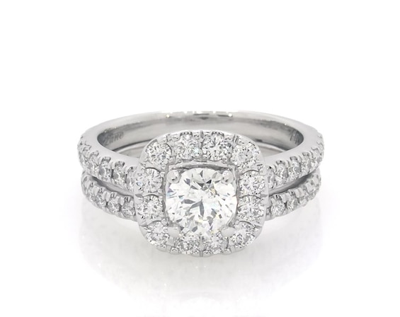 Previously Owned Neil Lane Round-Cut Diamond Halo Bridal Set 1-3/4 ct tw 14K White Gold 5.75