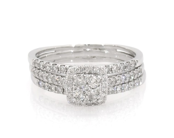 Previously Owned Round-Cut Multi-Diamond Halo Bridal Set 7/8 ct tw 10K & 14K White Gold Size 9.5
