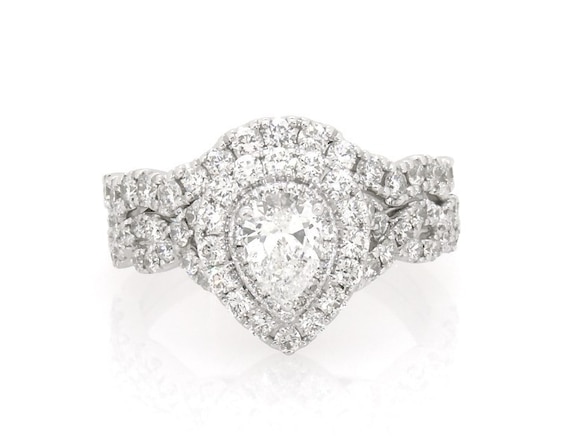 Previously Owned Neil Lane Pear-Shaped Diamond Double Halo Bridal Set 1-5/8 ct tw 14K White Gold Size 5.75