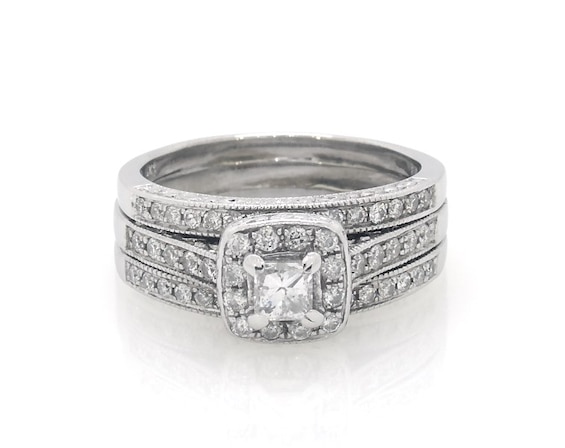 Previously Owned Princess-Cut Diamond Halo Bridal Set 5/8 ct tw 14K White Gold Size 5.75