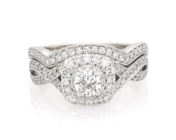 Previously Owned Neil Lane Round-Cut Diamond Double Halo Bridal Set 7/8 ct tw 14K White Gold Size 6