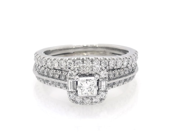 Previously Owned Adrianna Papell Princess-Cut Diamond Halo Bridal Set 7/8 ct tw 14K White Gold Size 4.5