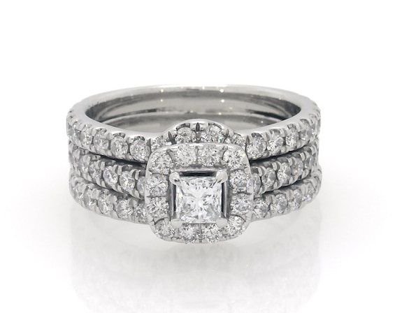 Previously Owned Princess-Cut Diamond Halo Bridal Set 1-1/2 ct tw 14K White Gold Size 6.25