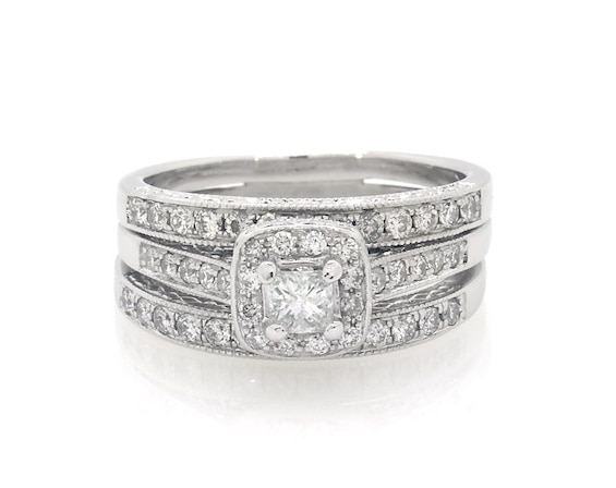 Previously Owned Princess-Cut Diamond Halo Bridal Set 7/8 ct tw 14K White Gold Size 7.75