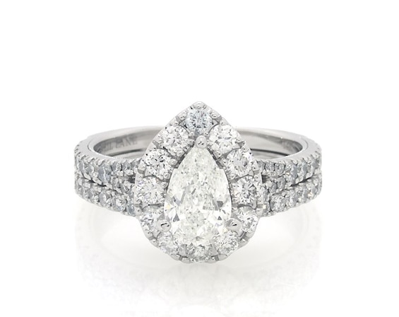 Previously Owned Neil Lane Pear-Shaped Diamond Halo Bridal Set 2-1/3 ct tw 14K White Gold Size 8