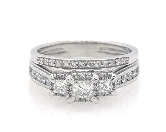 Previously Owned Princess-Cut Diamond Three-Stone Halo Bridal Set 1 ct tw 10K & 14K White Gold Size 8.25
