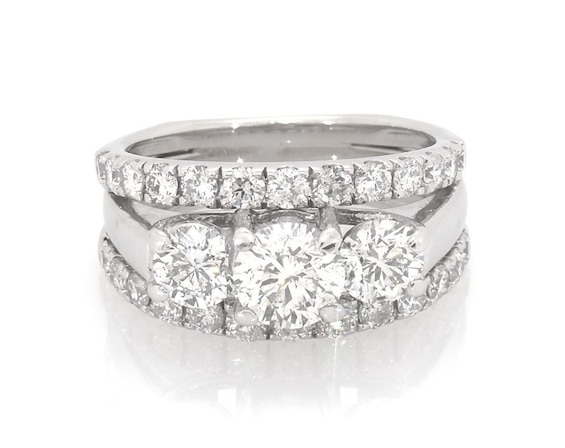 Previously Owned Round-Cut Diamond Three-Stone Bridal Set 2-3/8 ct tw 14K White Gold & Platinum Size 6.25
