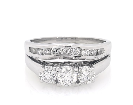 Previously Owned Round-Cut Diamond Three-Stone Bridal Set 1-3/8 ct tw 14K White Gold Size 9