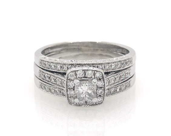 Previously Owned Princess-Cut Diamond Halo Bridal Set 5/8 ct tw 14K White Gold 6.75