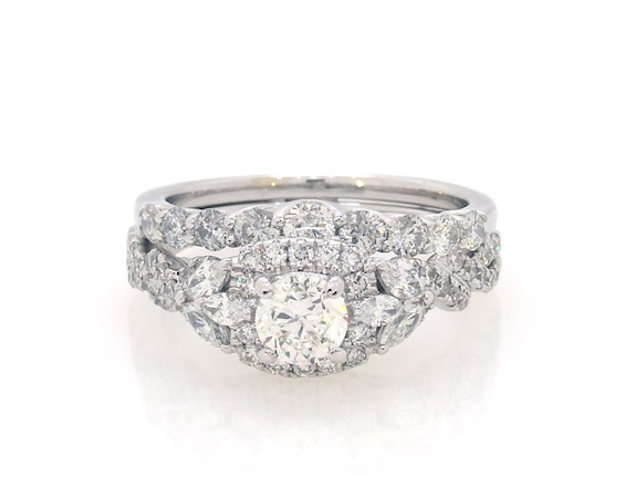 Previously Owned Round-Cut Diamond Halo Bridal Set 1-5/8 ct tw 14K White Gold Size 5.75
