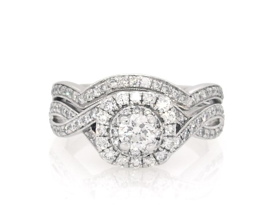 Previously Owned Neil Lane Round-Cut Diamond Double Halo Bridal Set 7/8 ct tw 14K White Gold Size 6.25