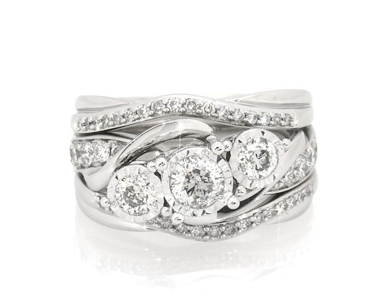 Previously Owned Round-Cut Diamond Three-Stone Bridal Set 1-1/8 ct tw 14K White Gold Size 6.5