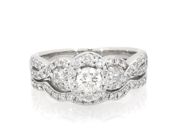 Previously Owned Round-Cut Diamond Oval Frame Bridal Set 7/8 ct tw 14K White Gold Size 6.5