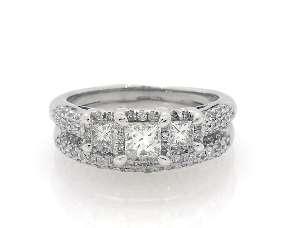 Previously Owned Princess-Cut Diamond Three-Stone Bridal Set 1-1/3 ct tw 14K White Gold Size 4.25