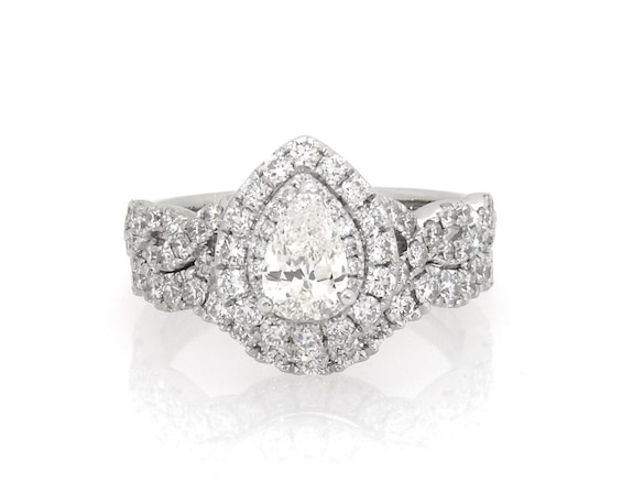 Previously Owned Neil Lane Pear-Shaped Diamond Double Halo Bridal Set 1-5/8 ct tw 14K White Gold Size 6.5
