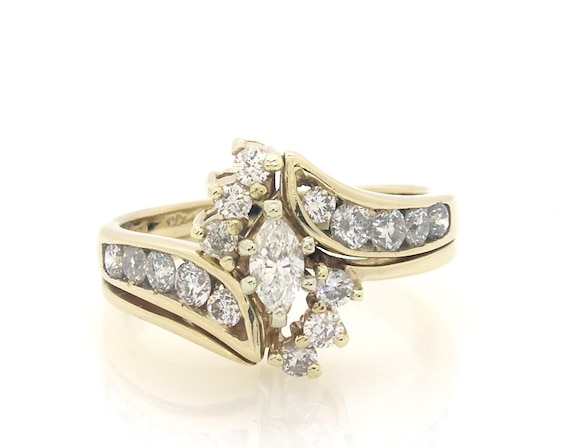Previously Owned Marquise-Cut Diamond Bypass Bridal Set 7/8 ct tw 14K Yellow Gold Size 6.5