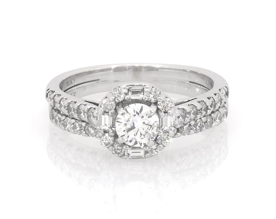 Previously Owned Diamond Bridal Set 7/8 ct tw Round & Baguette-Cut 14K White Gold Size 6.5