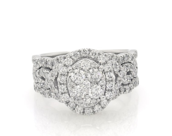 Previously Owned Multi-Diamond Oval Halo Bridal Set 1-1/3 ct tw 14K White Gold Size