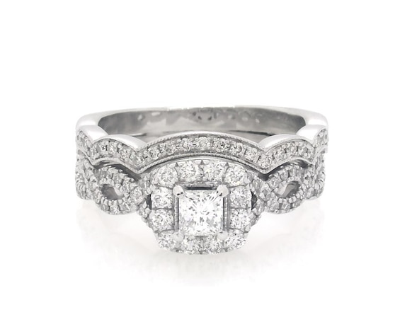 Previously Owned Neil Lane Princess-Cut Diamond Halo Bridal Set 7/8 ct tw 14K White Gold Size