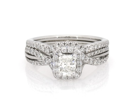 Previously Owned Neil Lane Radiant-Cut Diamond Halo Bridal Set 1-1/4 ct tw 14K White Gold Size 6.25