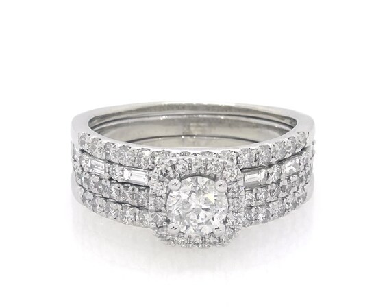 Previously Owned Round-Cut Diamond Halo Bridal Set 1-3/8 ct tw 14K White Gold Size 7.5