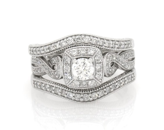 Previously Owned Round-Cut Diamond Halo Bridal Set 7/8 ct tw 14K White Gold Size 7.25