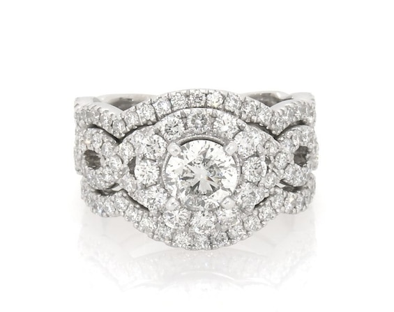 Previously Owned Neil Lane Round-Cut Diamond Halo Bridal Set 2-1/4 ct tw 14K White Gold Size 5.25