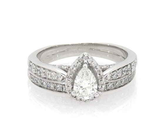 Previously Owned Pear-Shaped Diamond Halo Bridal Set 1-1/8 ct tw 14K White Gold Size 7.5