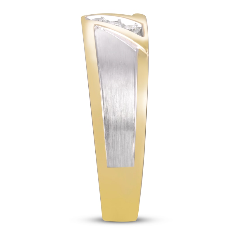 Main Image 3 of Men's Diamond Wedding Band 1/8 ct tw 10K Yellow Gold