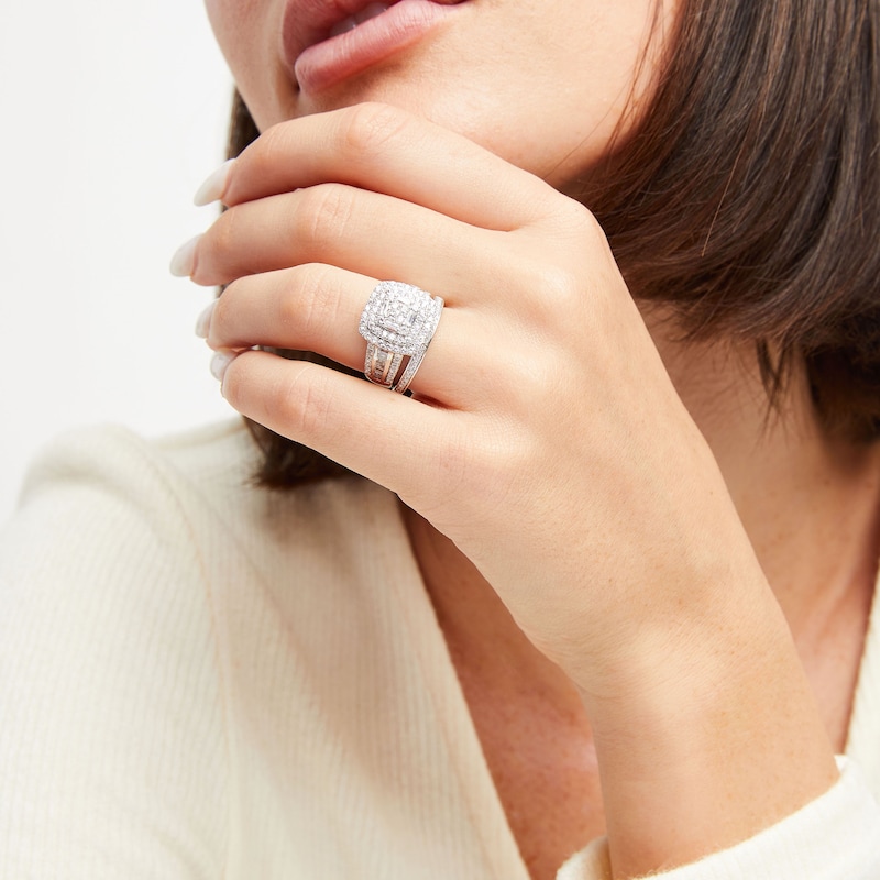 Main Image 5 of Multi-Diamond Center Bridal Set 1-1/2 ct tw Round & Baguette-cut 10K White Gold